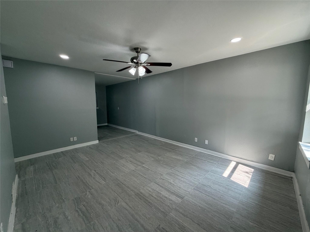 2502 Normont Circle - Photo 3