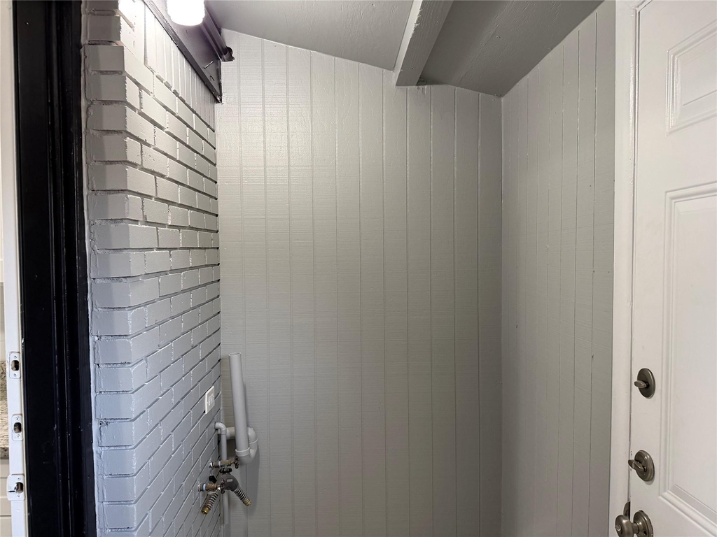 2502 Normont Circle - Photo 17