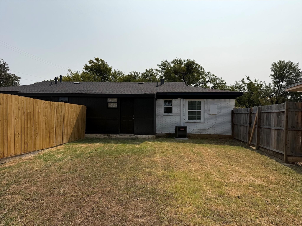 2502 Normont Circle - Photo 18