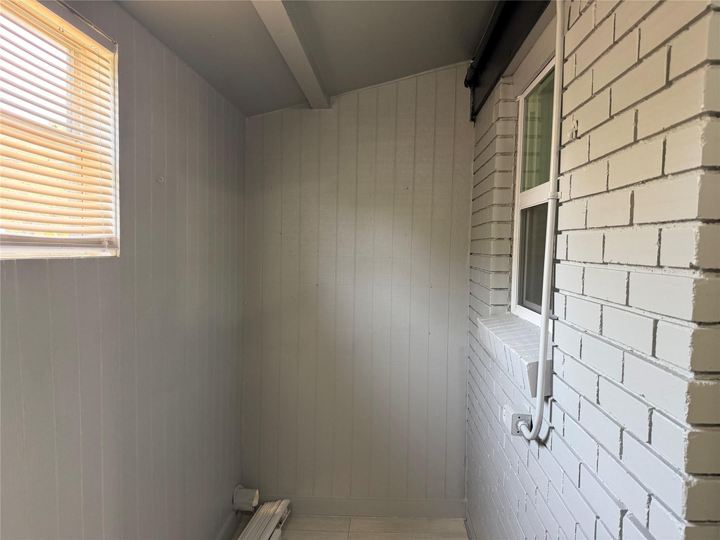 2502 Normont Circle - Photo 16