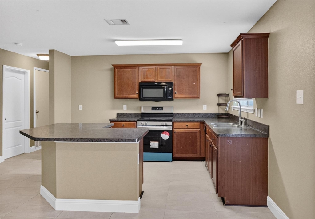 2215 Splendor Court - Photo 9