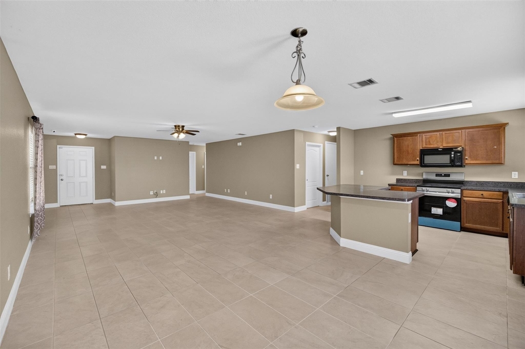 2215 Splendor Court - Photo 4