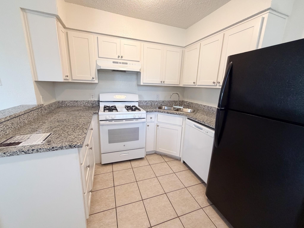 604 Walter Stephenson Road - Photo 4