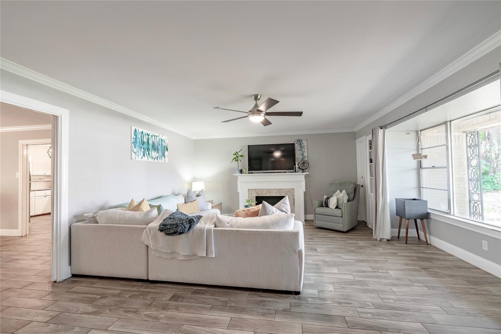 6455 Waverly Way - Photo 4