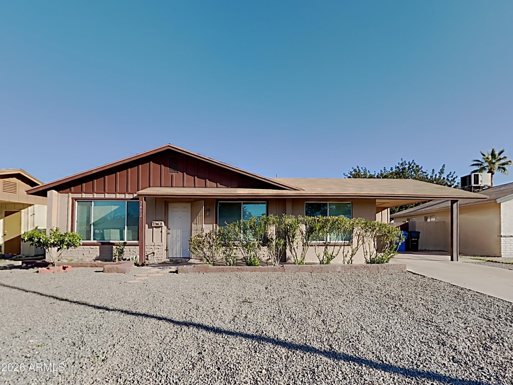 2402 W Altadena Avenue - Photo 0