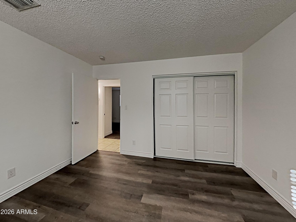2402 W Altadena Avenue - Photo 5