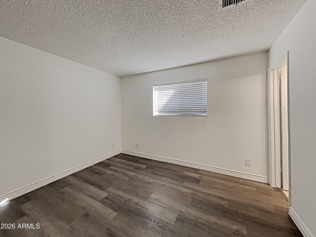 2402 W Altadena Avenue - Photo 4