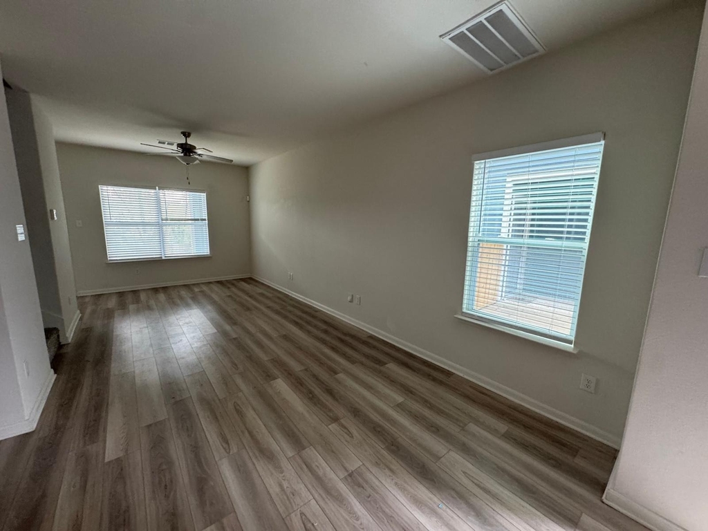 315 Marsh Lane - Photo 4