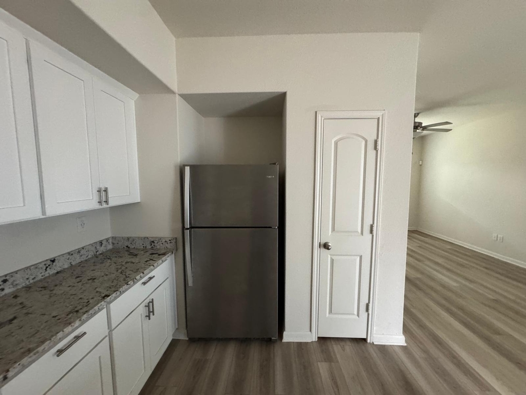 315 Marsh Lane - Photo 3