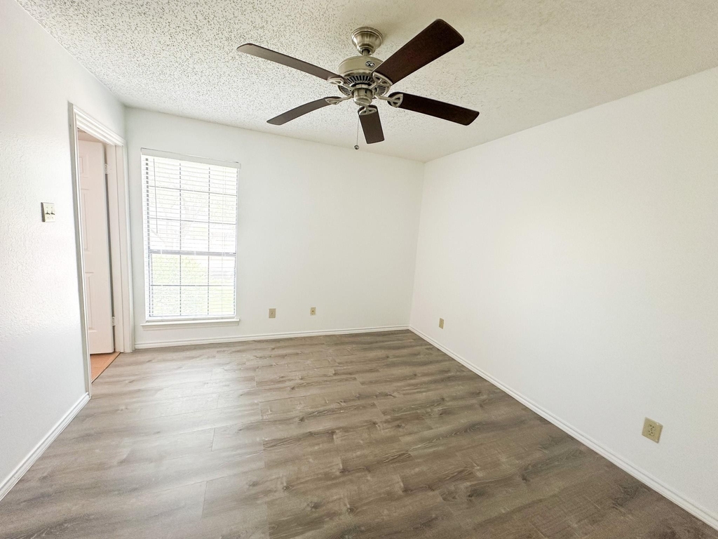16301 Ledgemont Lane - Photo 6