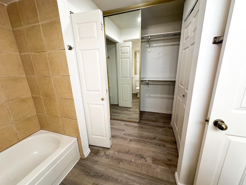 16301 Ledgemont Lane - Photo 8