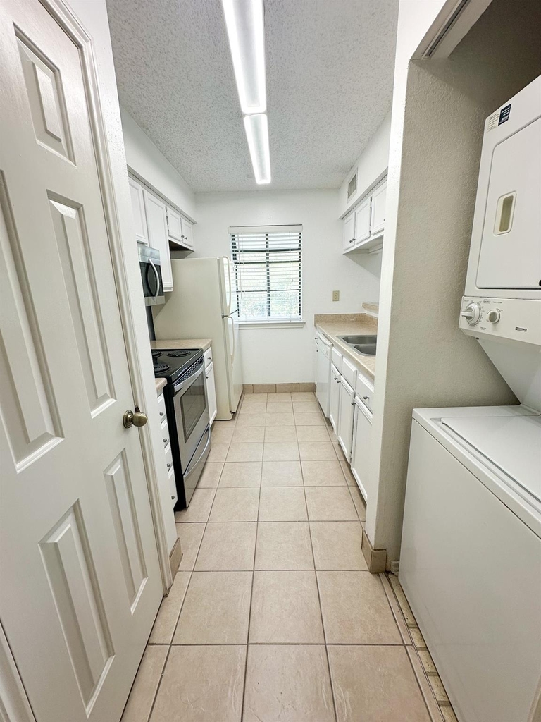 16301 Ledgemont Lane - Photo 1