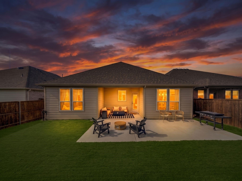 1109 Nathan Lane - Photo 0