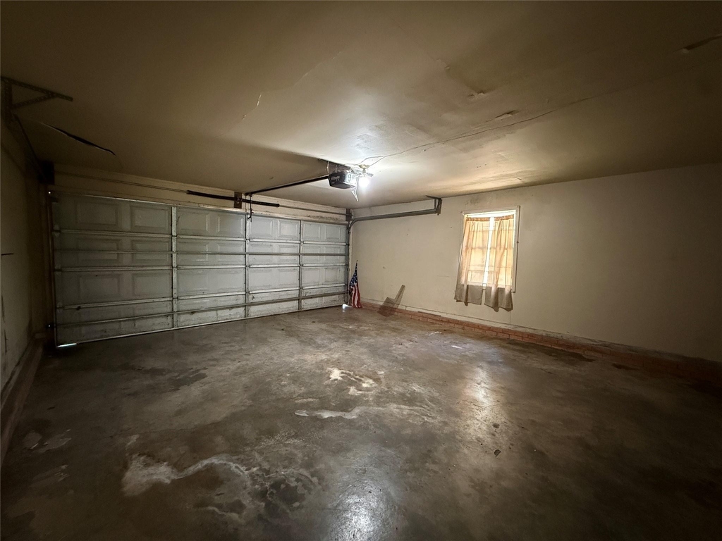 1915 Fairfax Drive - Photo 8