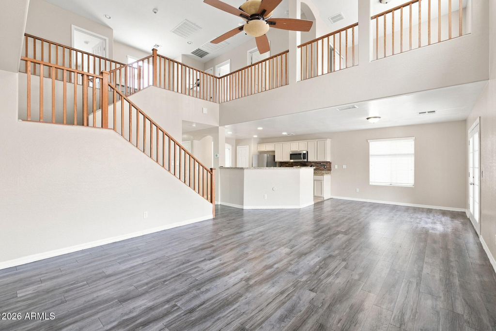 10417 W Magnolia Street - Photo 2