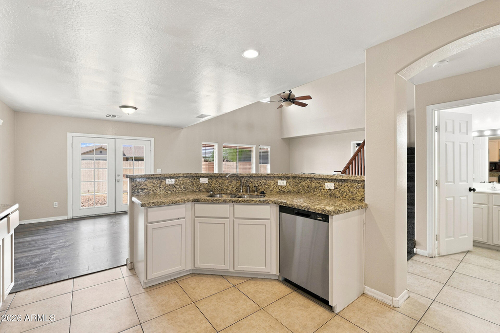 10417 W Magnolia Street - Photo 4