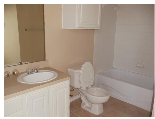 8528 Holly Street - Photo 5