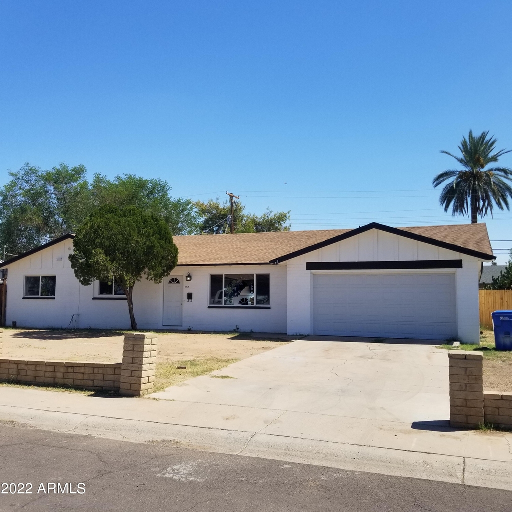 2959 N 53rd Parkway - Photo 0