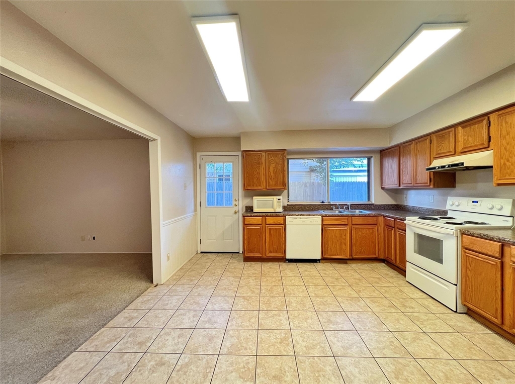 3005 Ravine Trail - Photo 2
