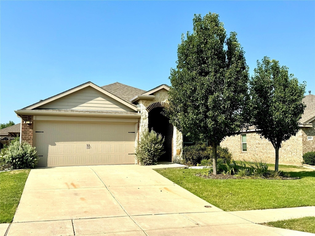 1812 Arbordale Way - Photo 0