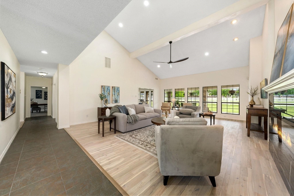 915 W Pleasant Run Road - Photo 7
