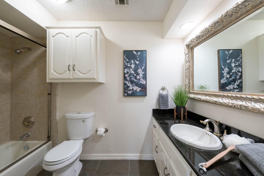 915 W Pleasant Run Road - Photo 19
