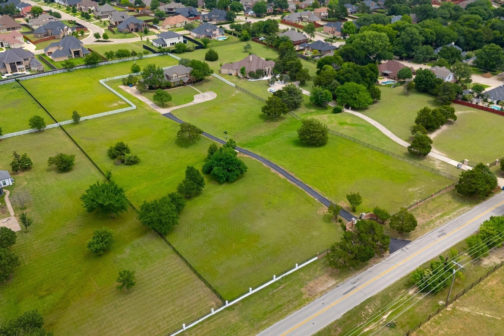 915 W Pleasant Run Road - Photo 39