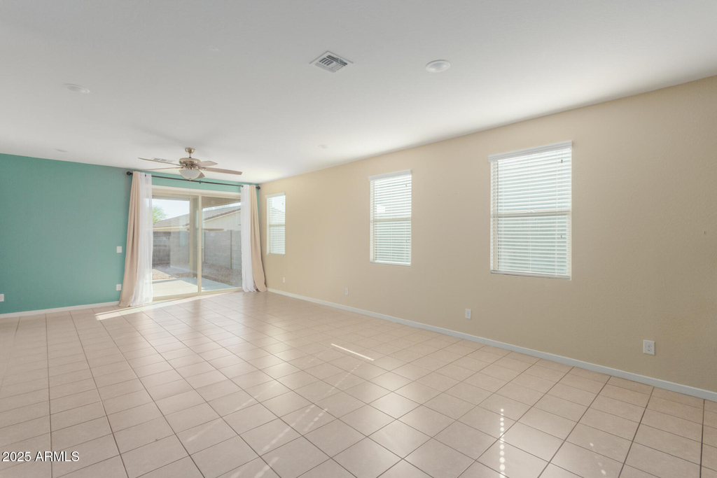12329 W State Avenue - Photo 3