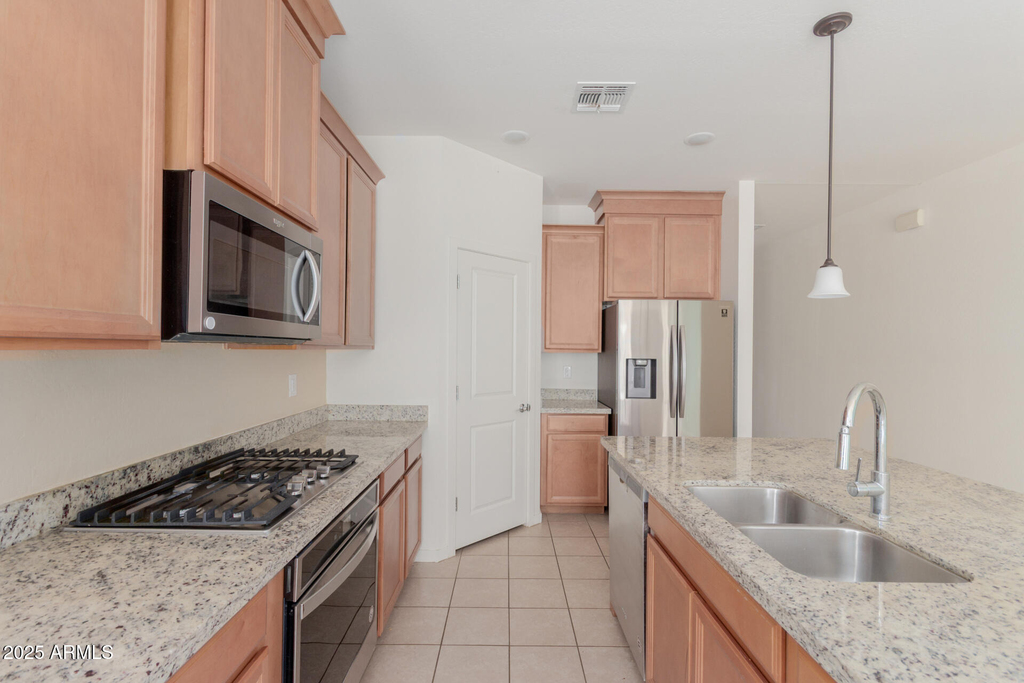 12329 W State Avenue - Photo 8