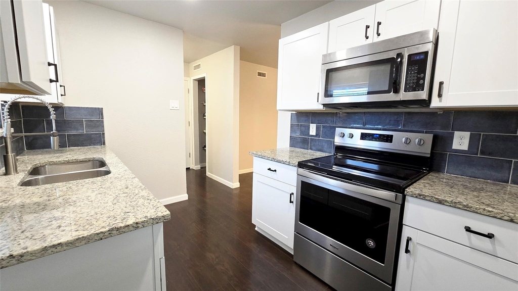 2813 Ripplewood Drive - Photo 9