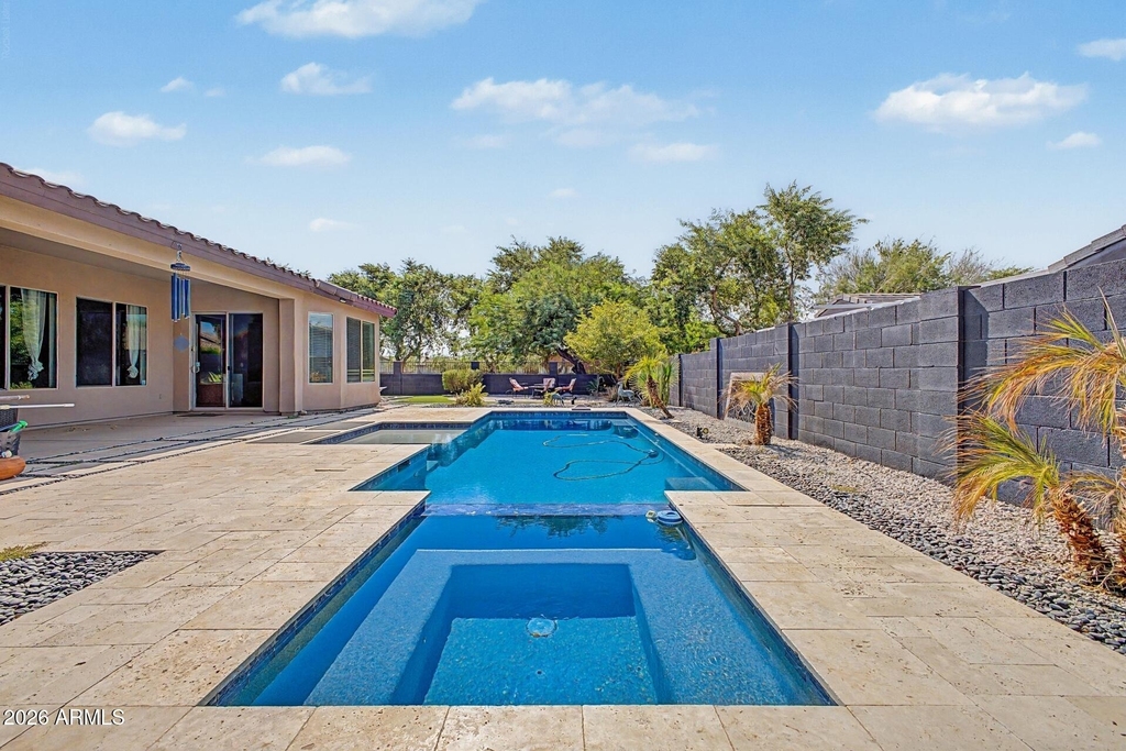 1902 E Desert Lane - Photo 3