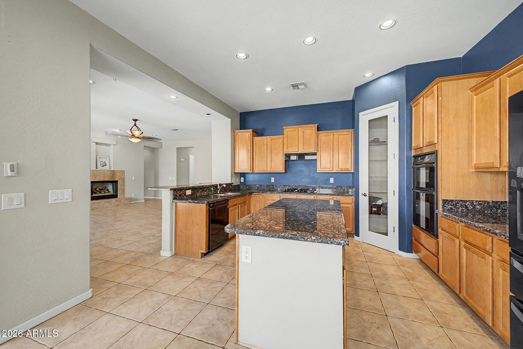 1902 E Desert Lane - Photo 16