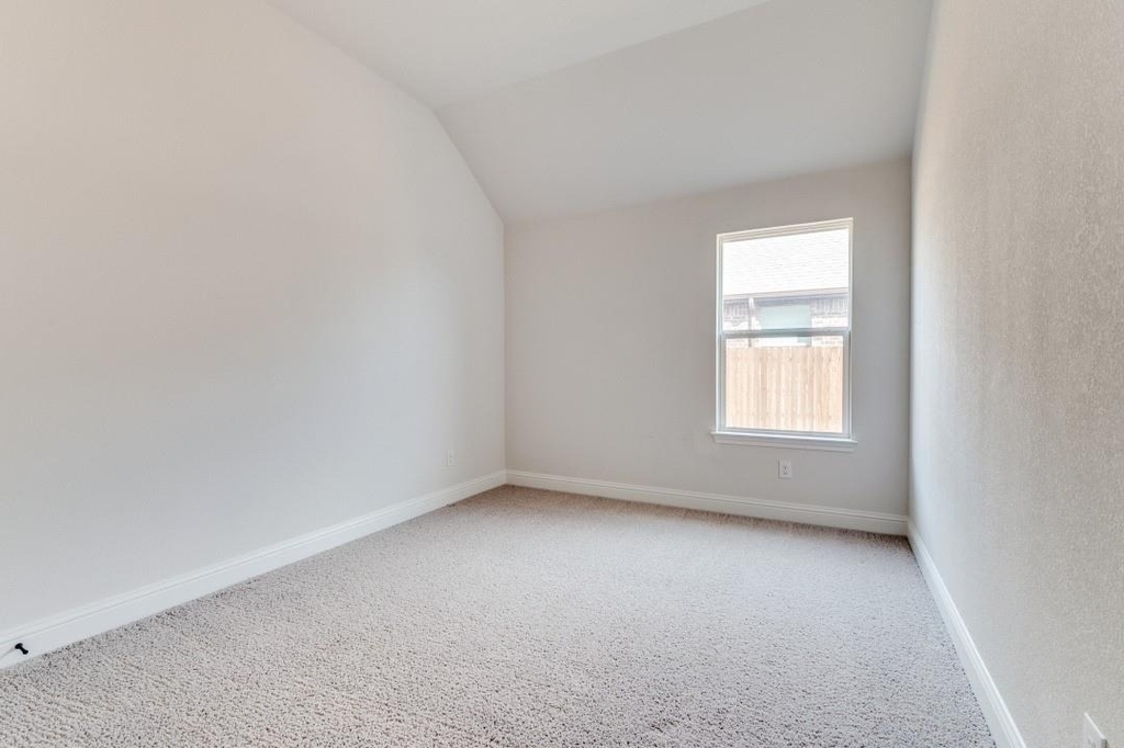 7521 Rothbury Drive - Photo 9