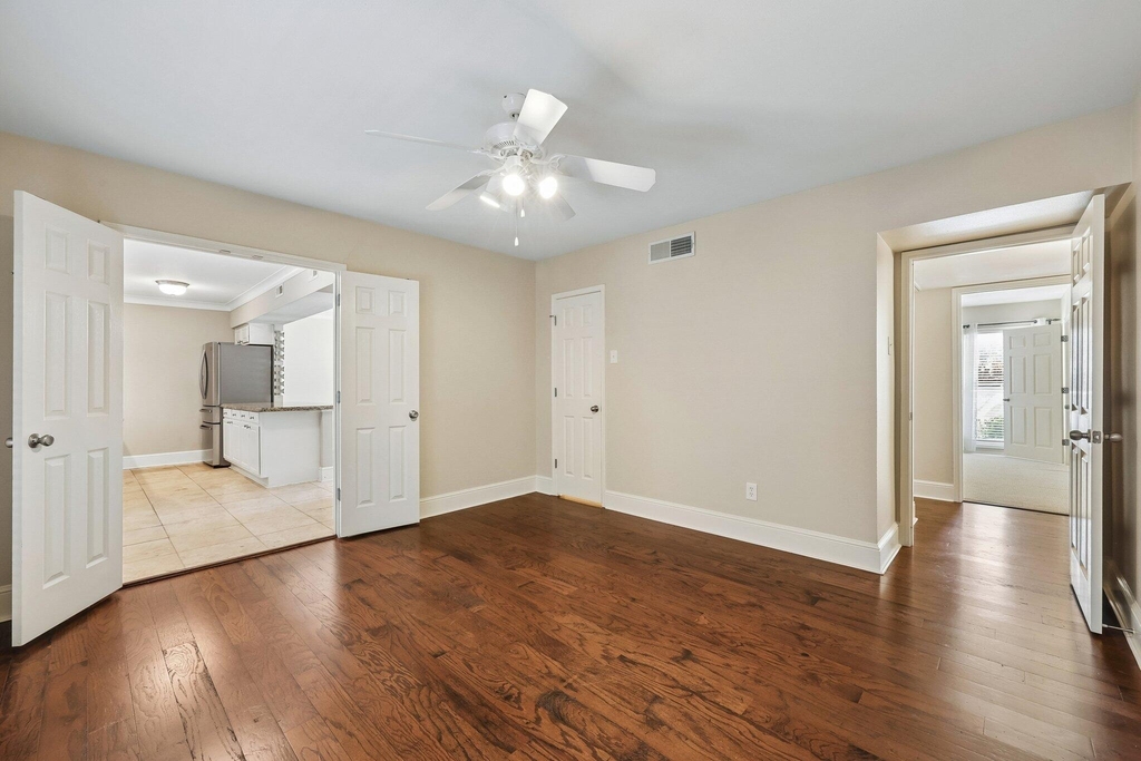 7730 Meadow Road - Photo 14