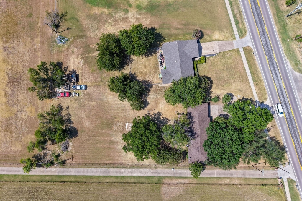 532 S Fm 1187 - Photo 3