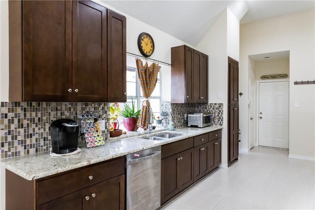 6103 Crystalwood Court - Photo 5