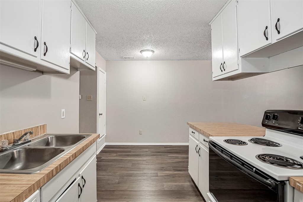 1709 Short Street - Photo 7