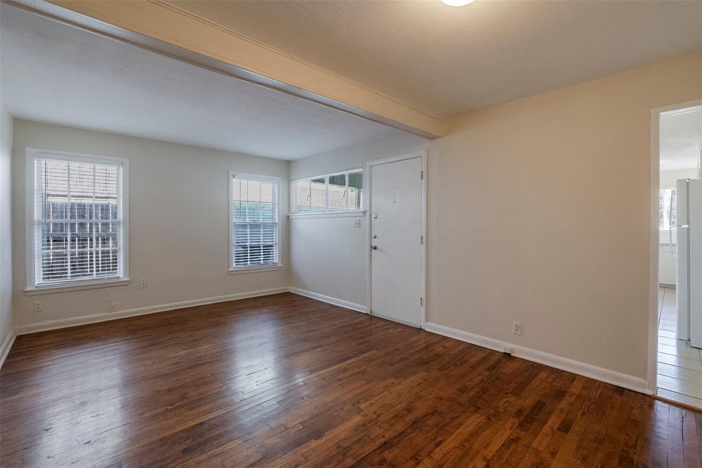 3933 Dexter Avenue - Photo 5