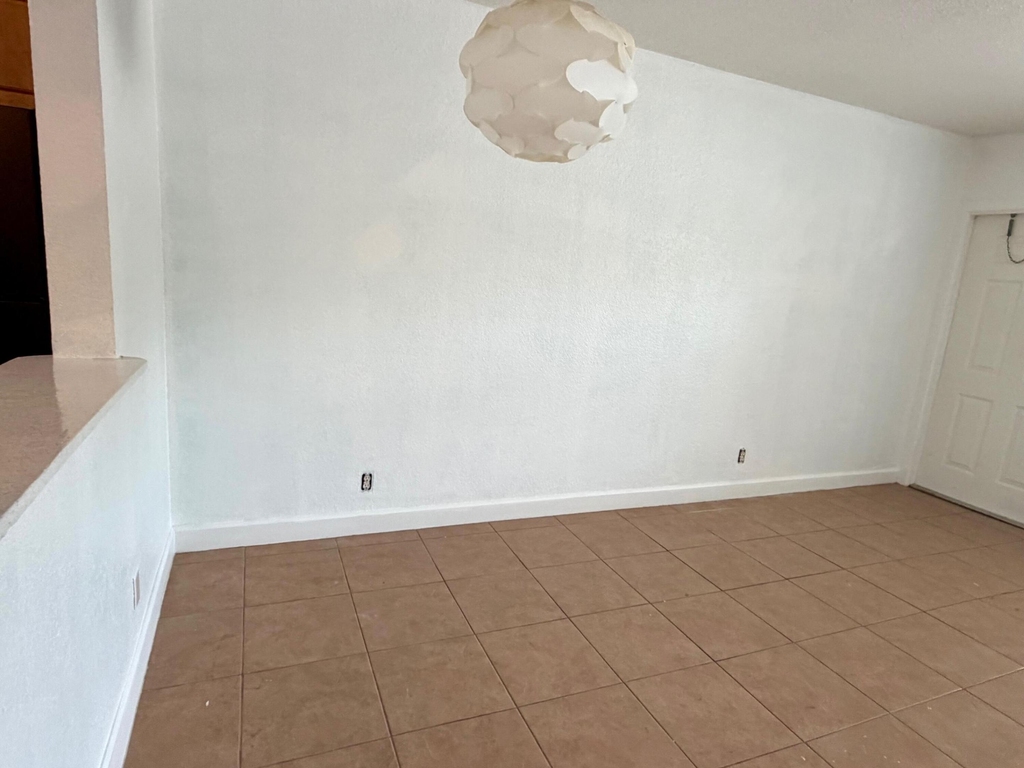 2607 Ne 8th Avenue - Photo 5