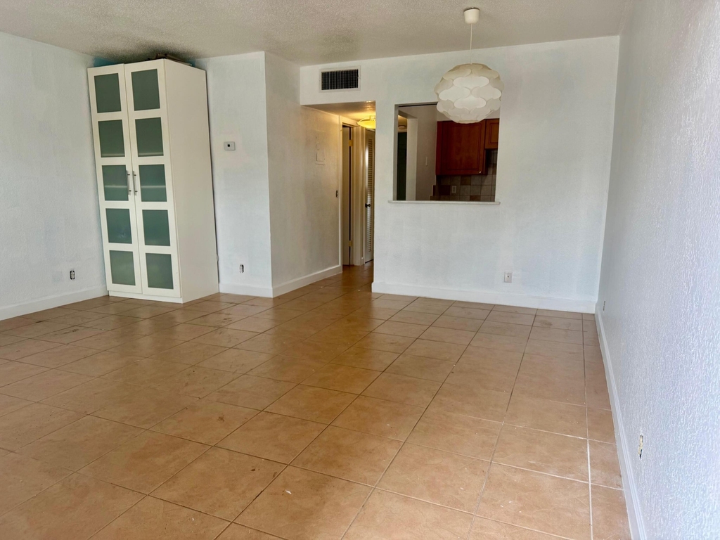 2607 Ne 8th Avenue - Photo 9