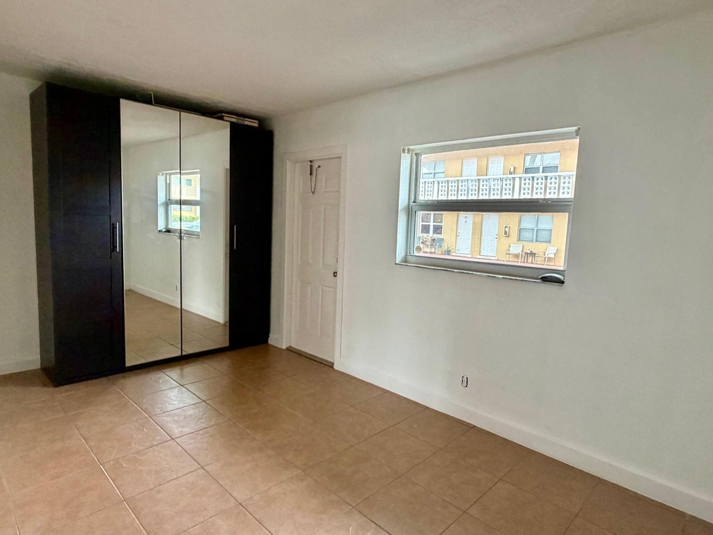2607 Ne 8th Avenue - Photo 12