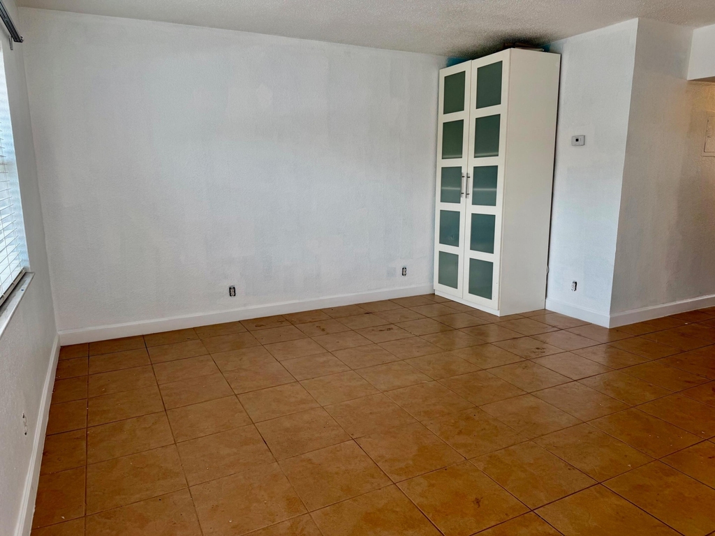 2607 Ne 8th Avenue - Photo 6