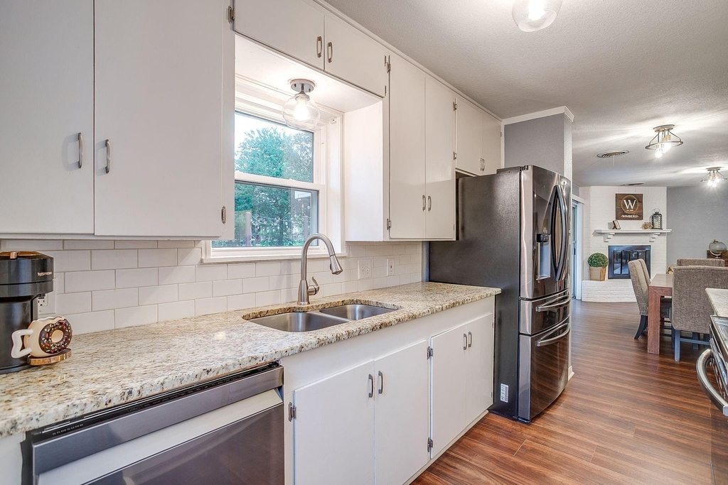 5248 Greene Avenue - Photo 16