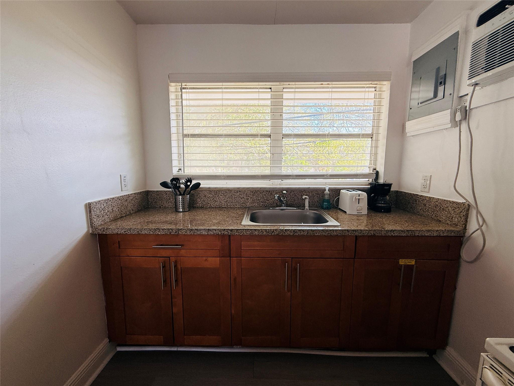 3226 Ne 12th Street - Photo 6