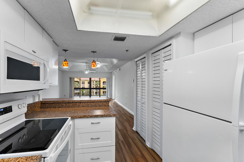 700 Uno Lago Drive - Photo 54