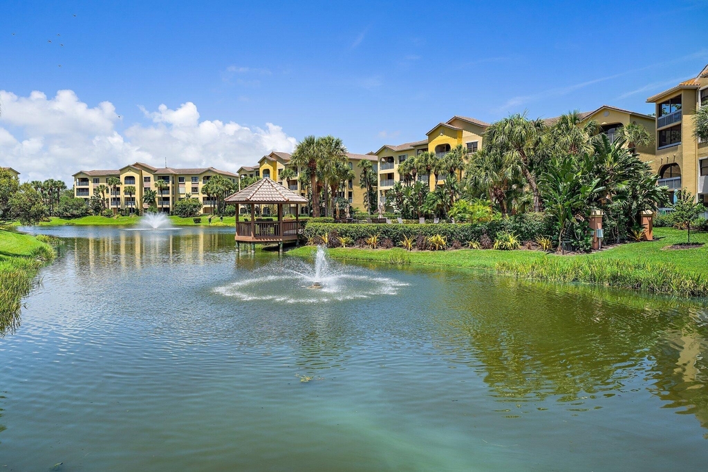 700 Uno Lago Drive - Photo 1