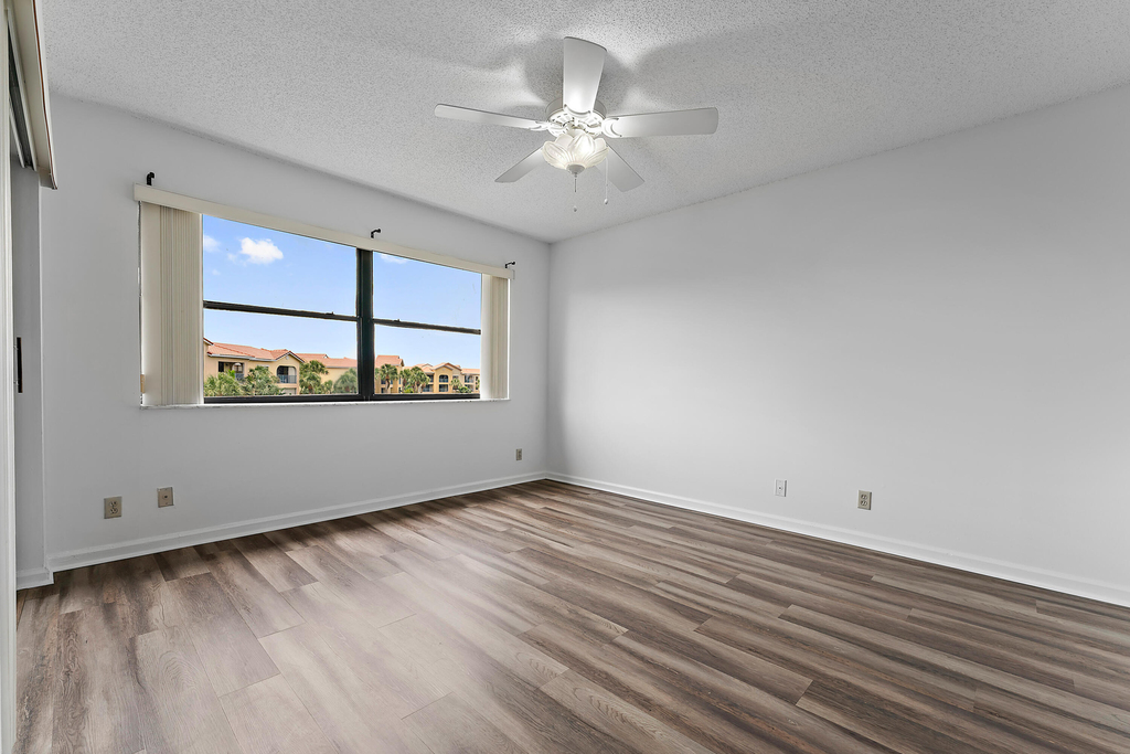 700 Uno Lago Drive - Photo 64