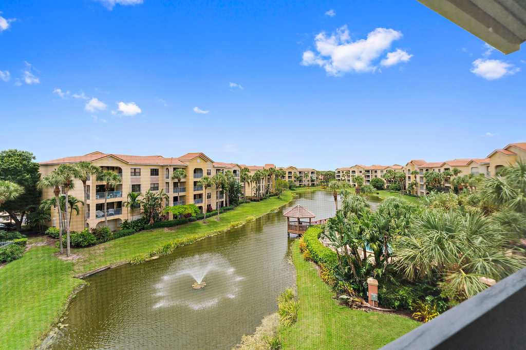 700 Uno Lago Drive - Photo 11