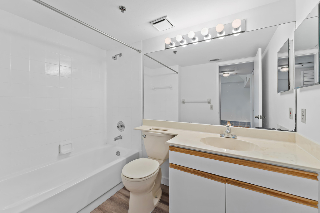 700 Uno Lago Drive - Photo 22