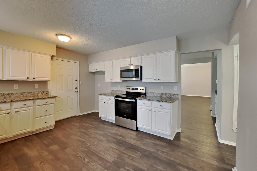 425 Kent Drive - Photo 3